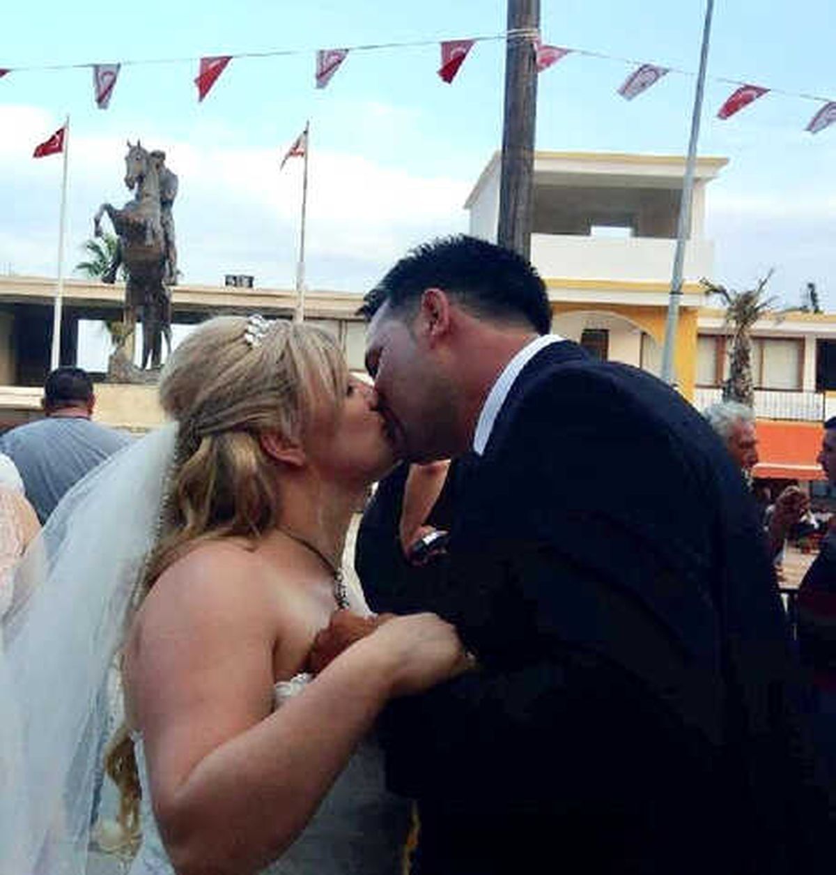 Karpaz\'da 27 Yıl Sonra Bir Rum Düğünü