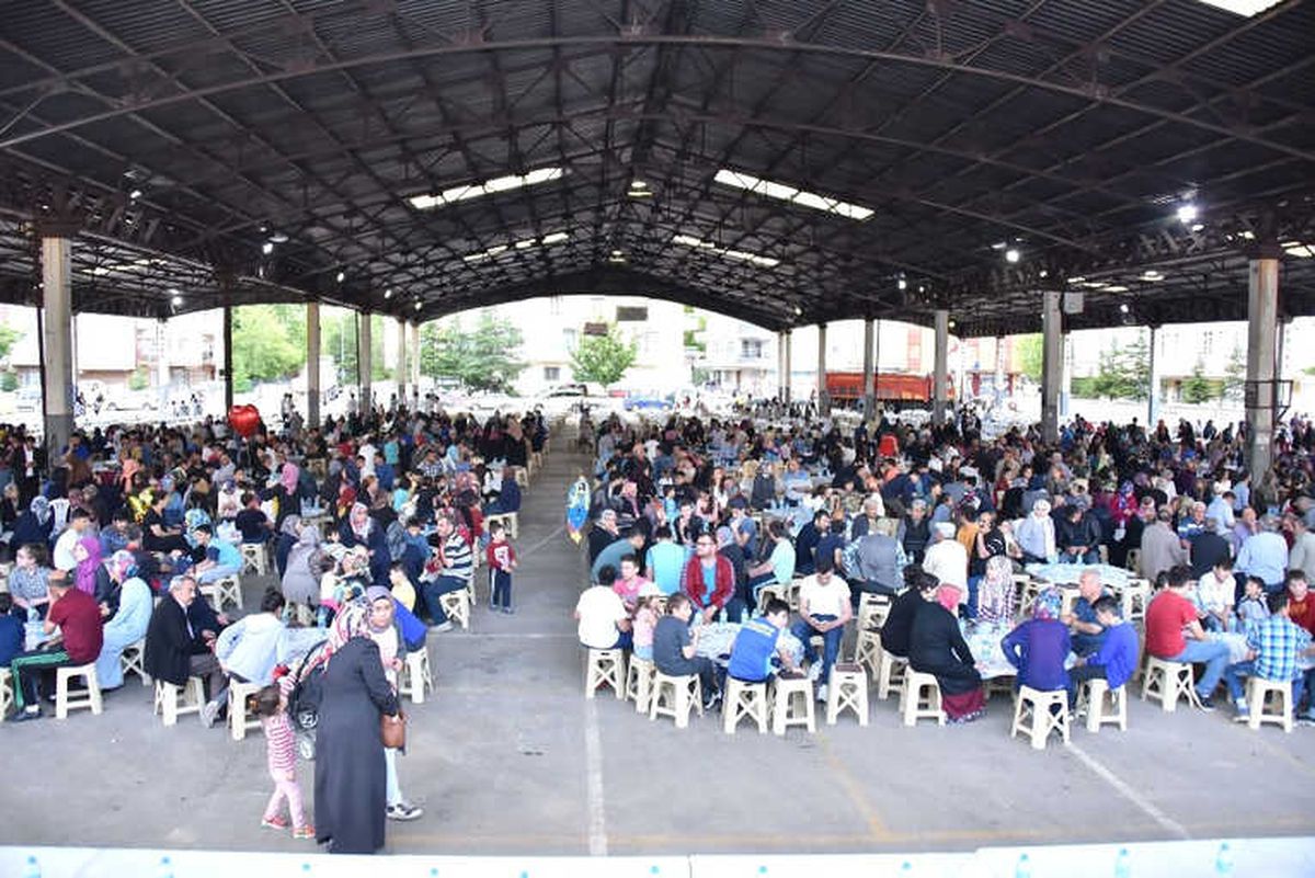 Konya\'da Mahalle İftarları Devam Ediyor
