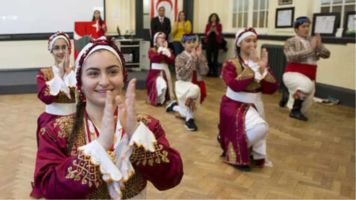 Londra\'da 19 Mayıs Coşkuyla Kutlandı