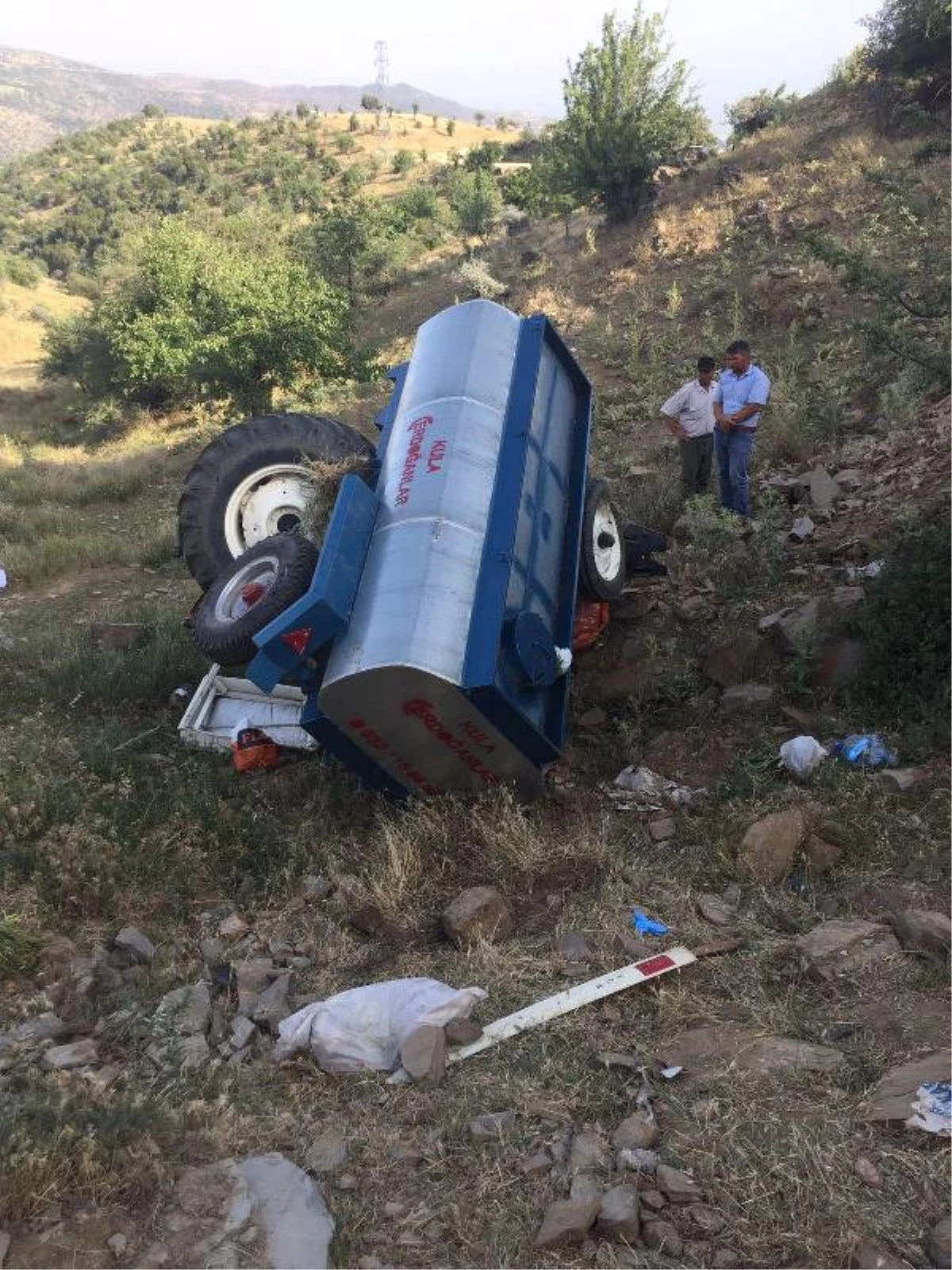 Manisa\'da Traktör Devrildi: 1 Ölü, 1 Yaralı