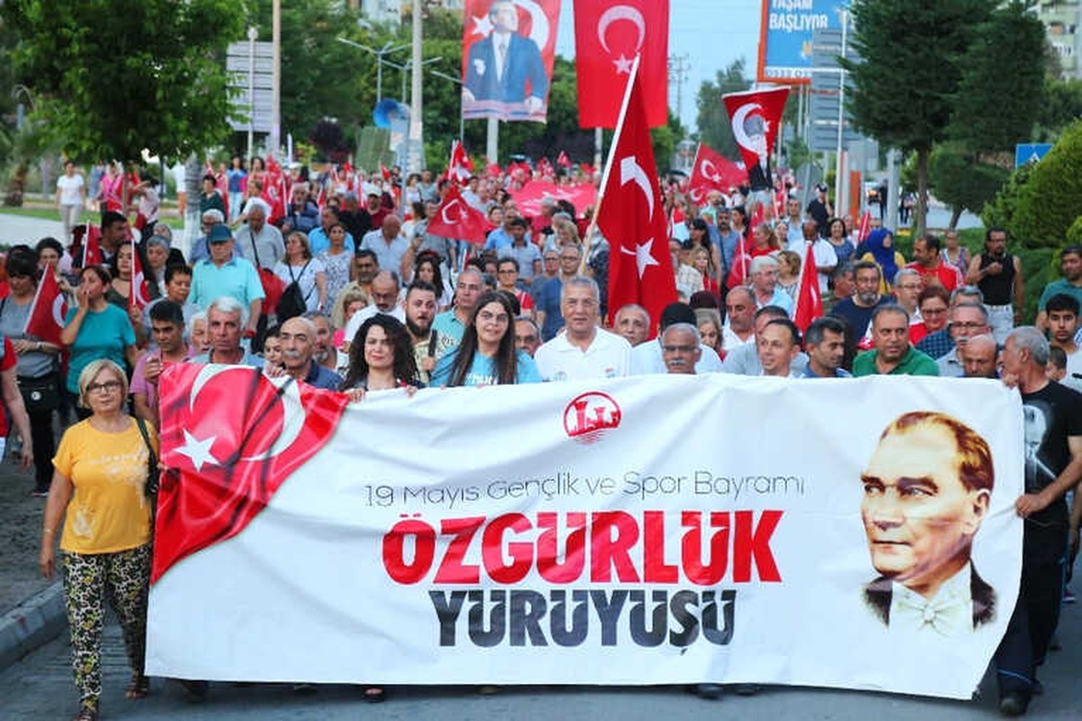 Mezitli\'de \'Özgürlük Yürüyüşü\' Düzenlendi