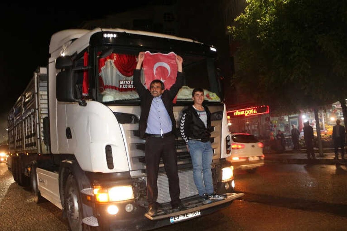 Oltu\'da Bb. Erzurumspor Sevinci