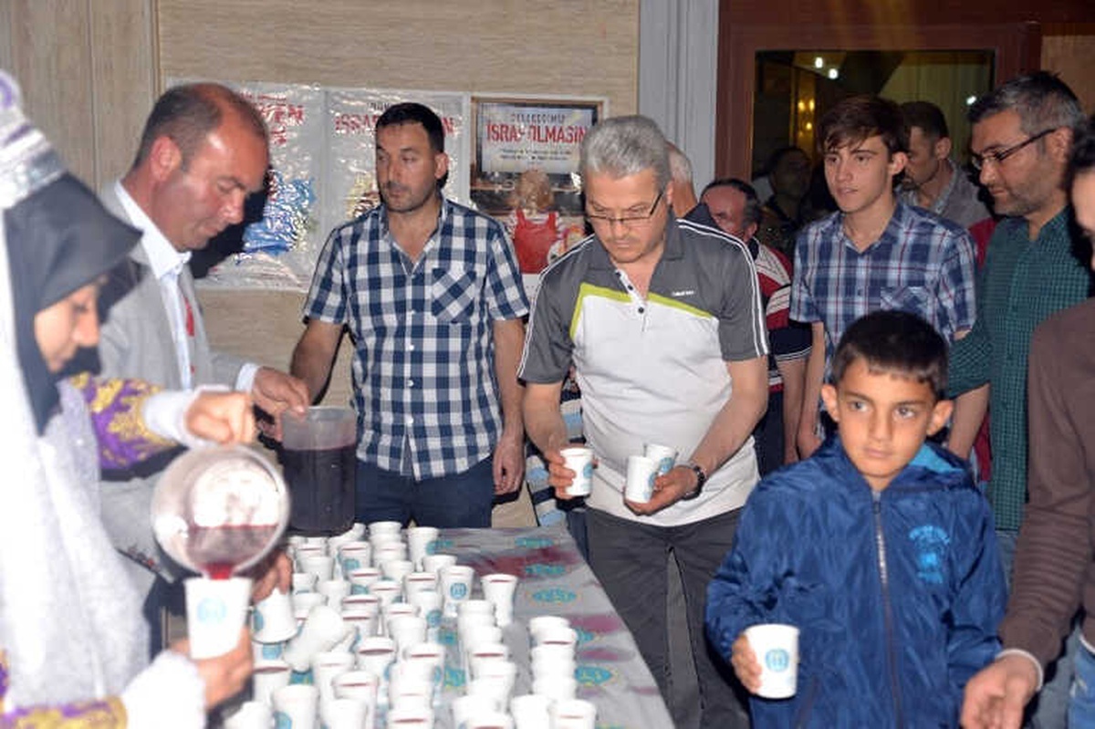 Osmanlı Geleneği Şerbet İkramı Bilecik\'te Yaşatılıyor