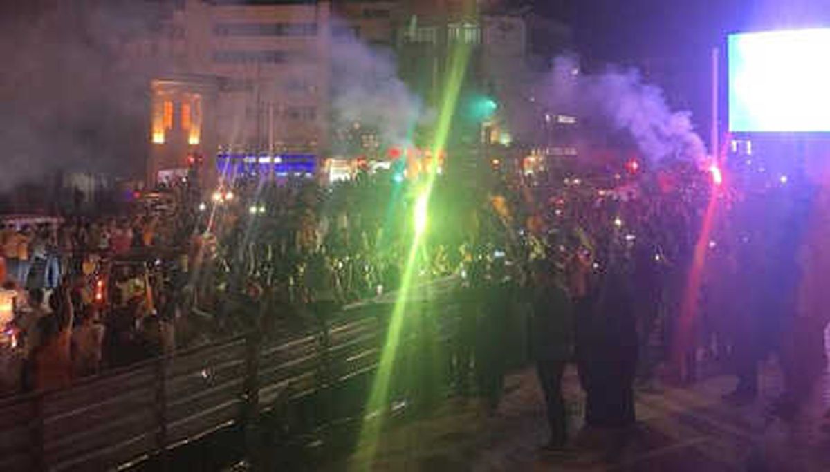 Şanlıurfa\'da Meşaleli Şampiyonluk Kutlaması