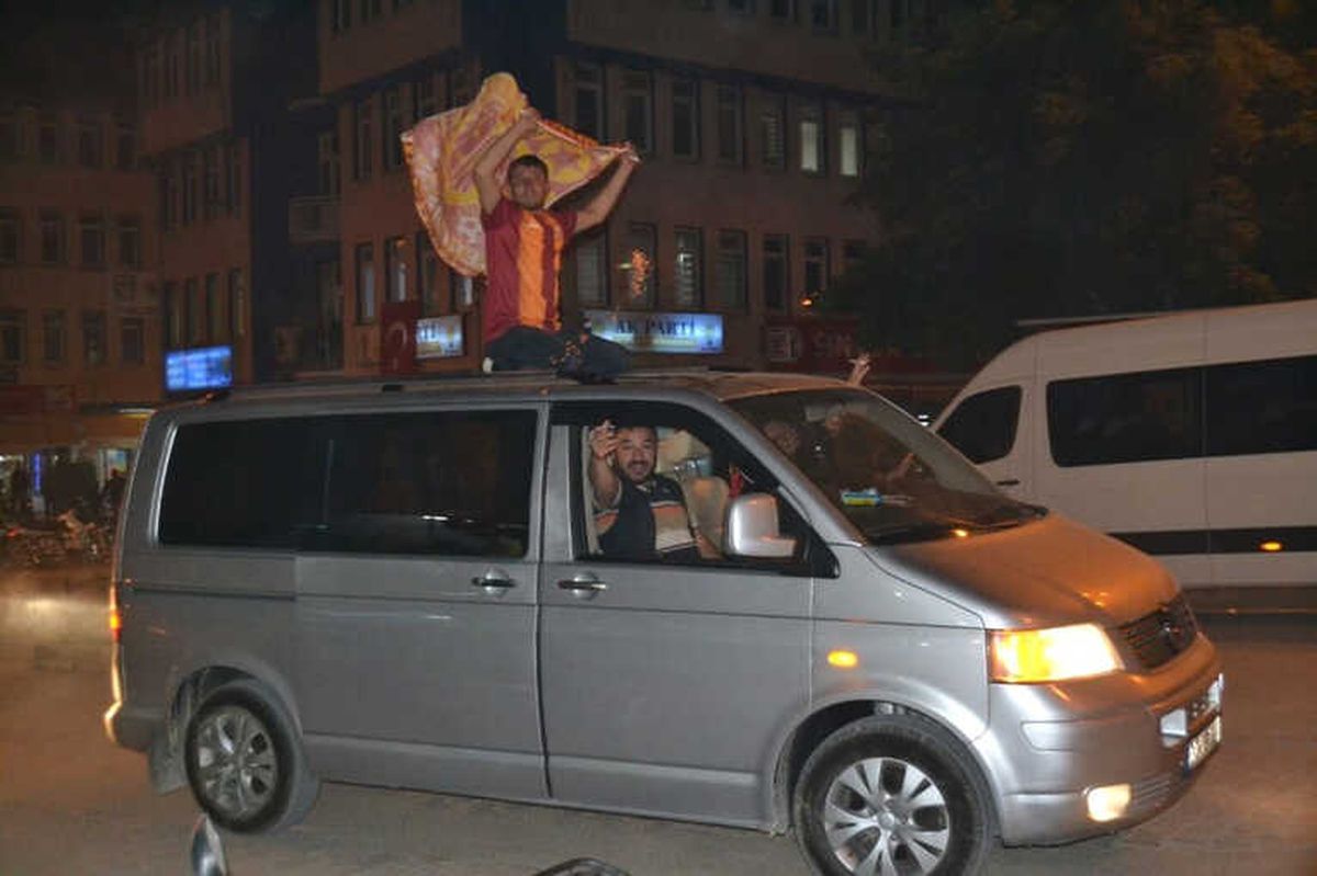 Şuhut\'ta Galatasaray Sevinci