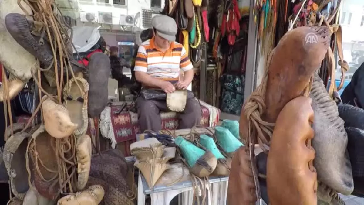 Teke Yöresi Çarığı" Tunahan Ustayla Hayat Buluyor