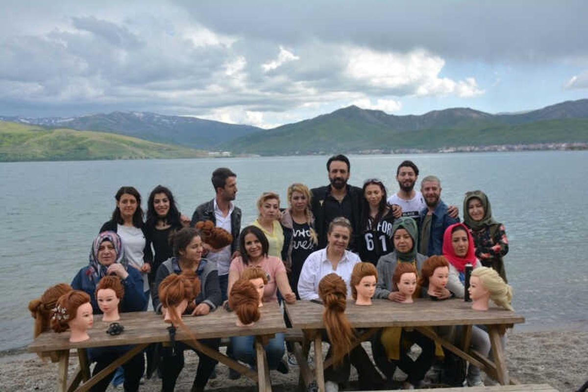 Van Gölü Sahilinde Kuaför Eğitimi