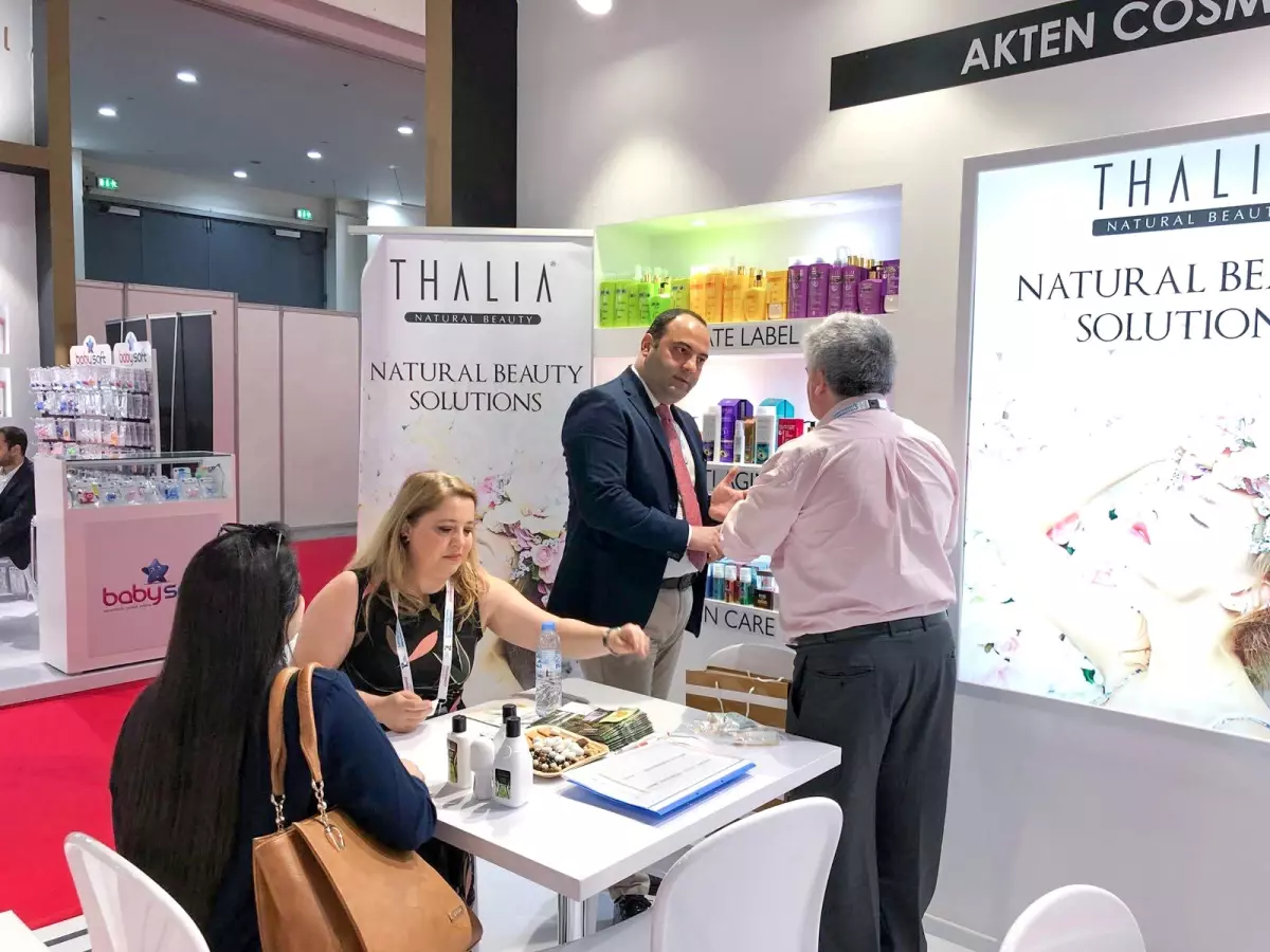 Akten Kozmetik Dubai 23 . Beautyworld Middle East Fuarı\'nda