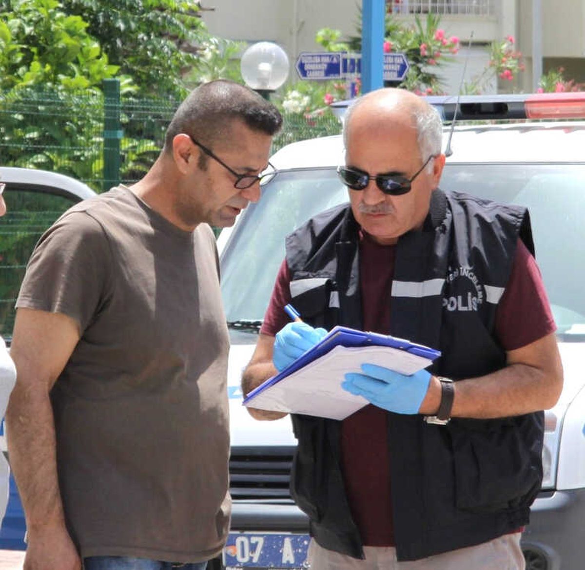 Antalya\'da Saniye Saniye Aracın Benzinle Yakılma Anı