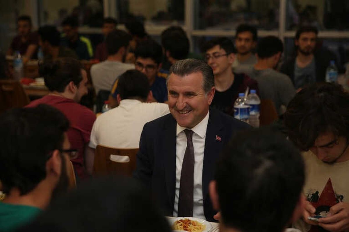 Bakan Osman Aşkın Bak\'tan Öğrencilere Sürpriz Ziyaret