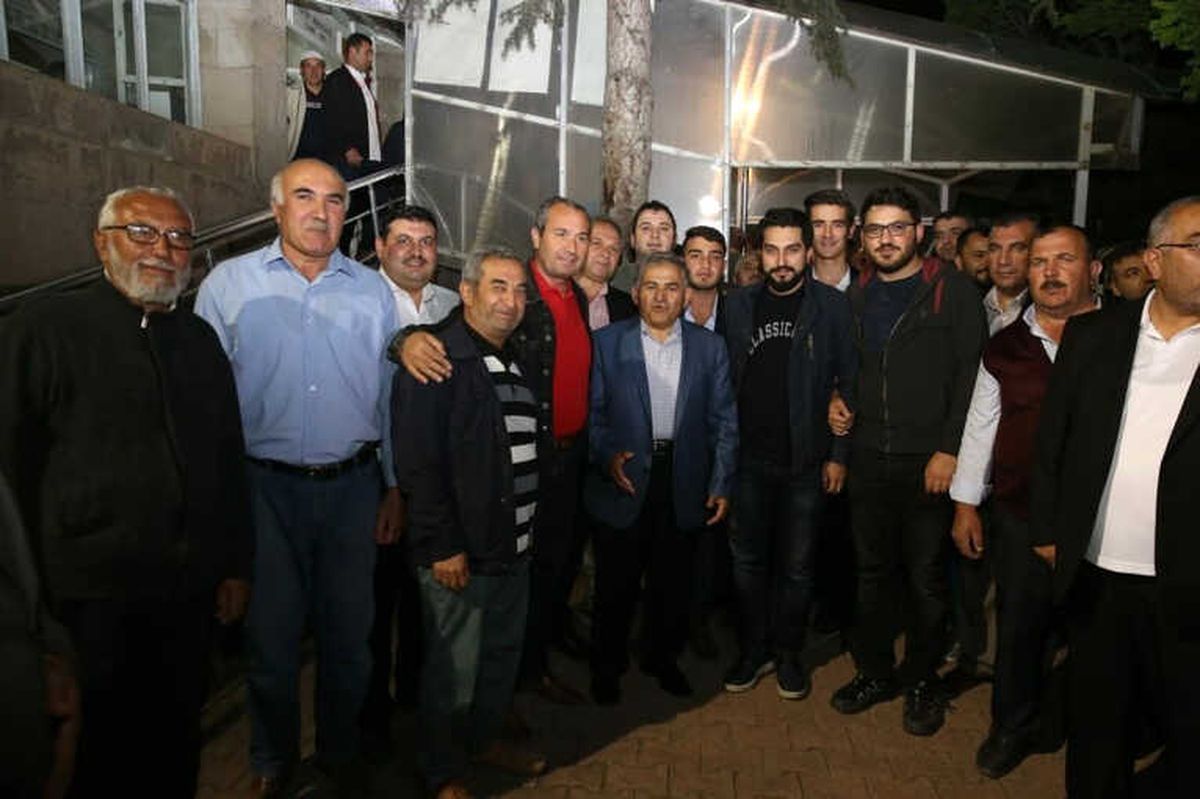 Başkan Dr. Memduh Büyükkılıç, Mimar Sinan Halkı ile Sohbet Etti