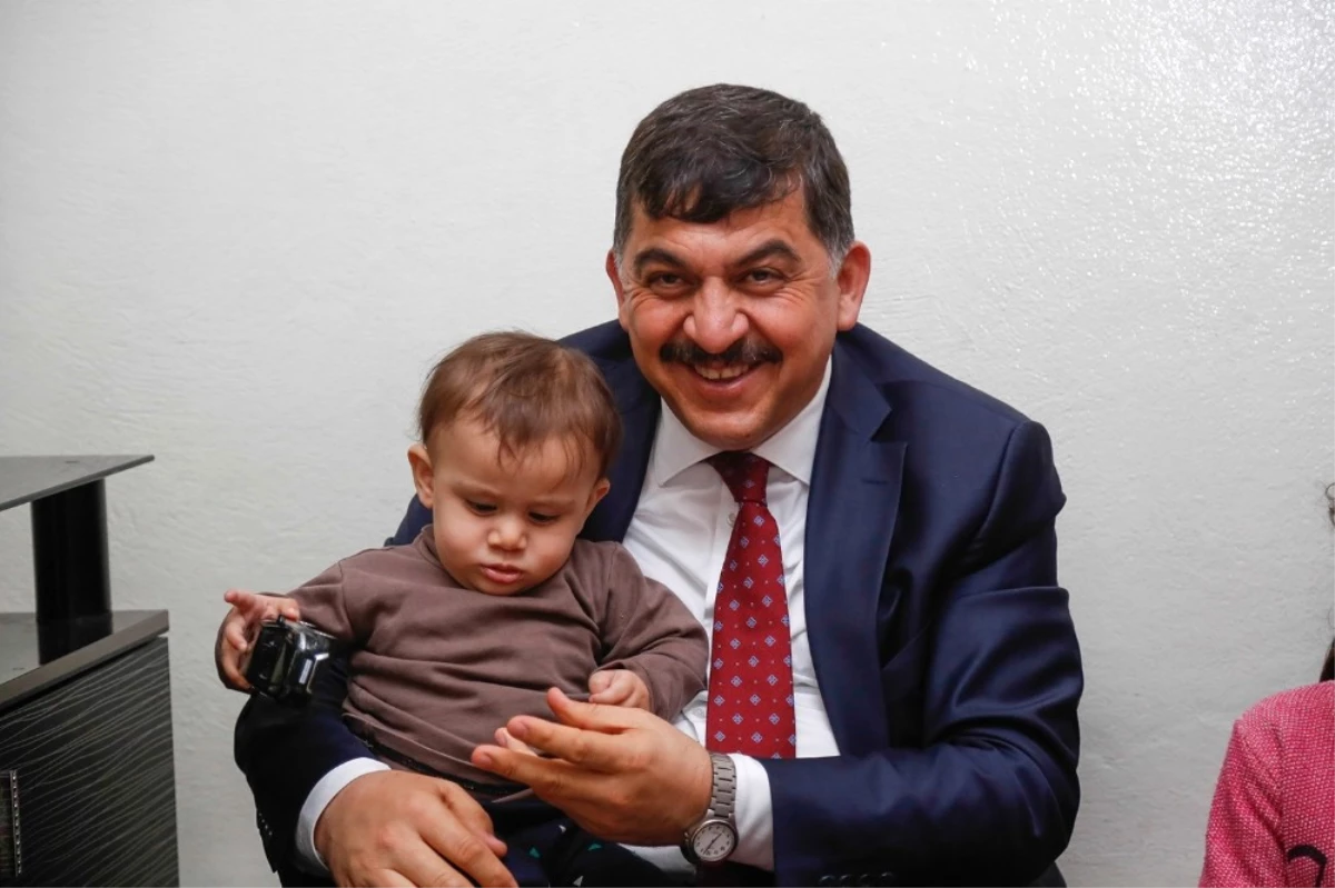 Belediye Başkanı Fadıloğlu, Evlere Konuk Oluyor