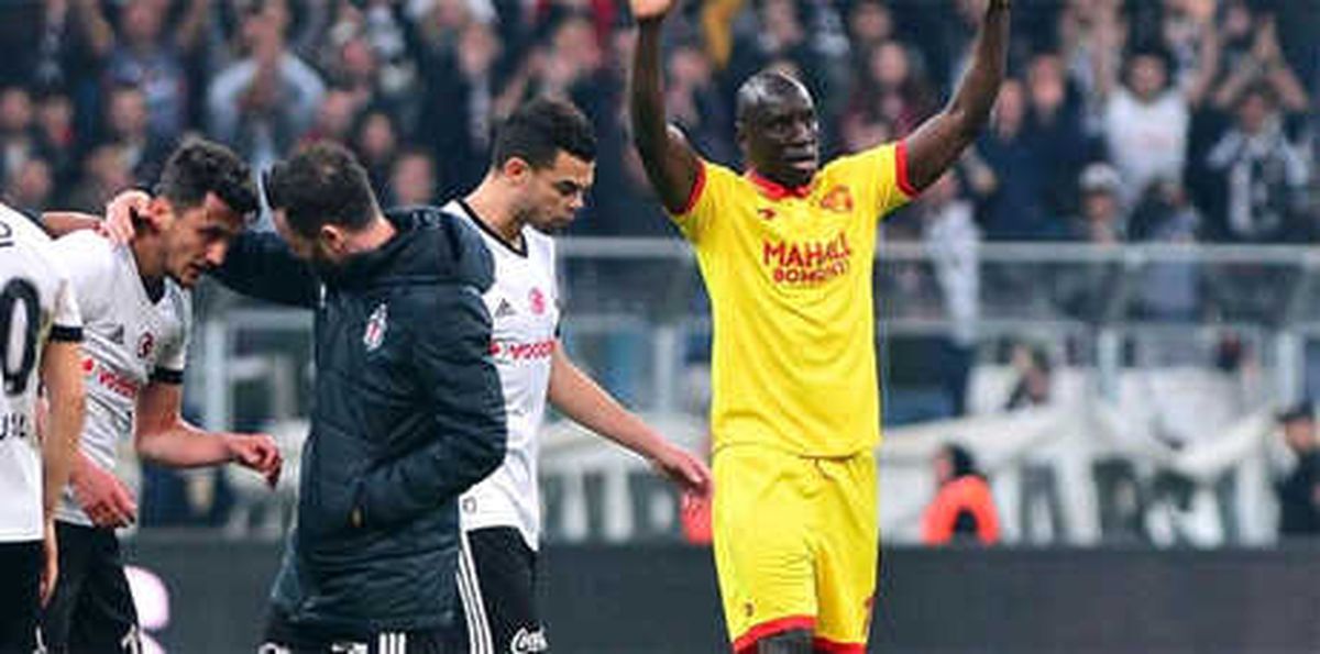 Demba Ba Beşiktaş\'a Değil, Çin\'e Gitti!