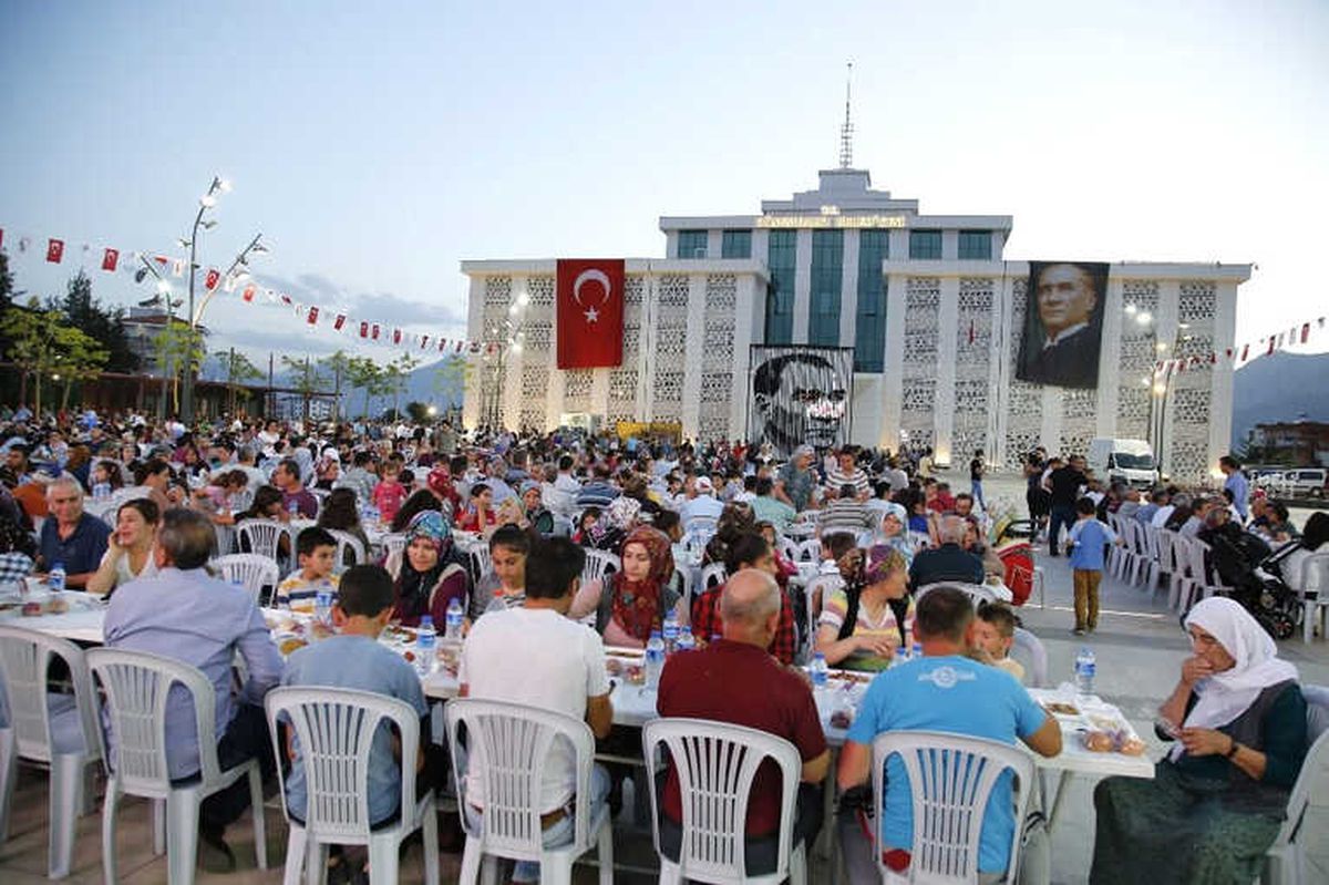 Döşemealtı\'nda Gönül Sofraları Doldu Taştı