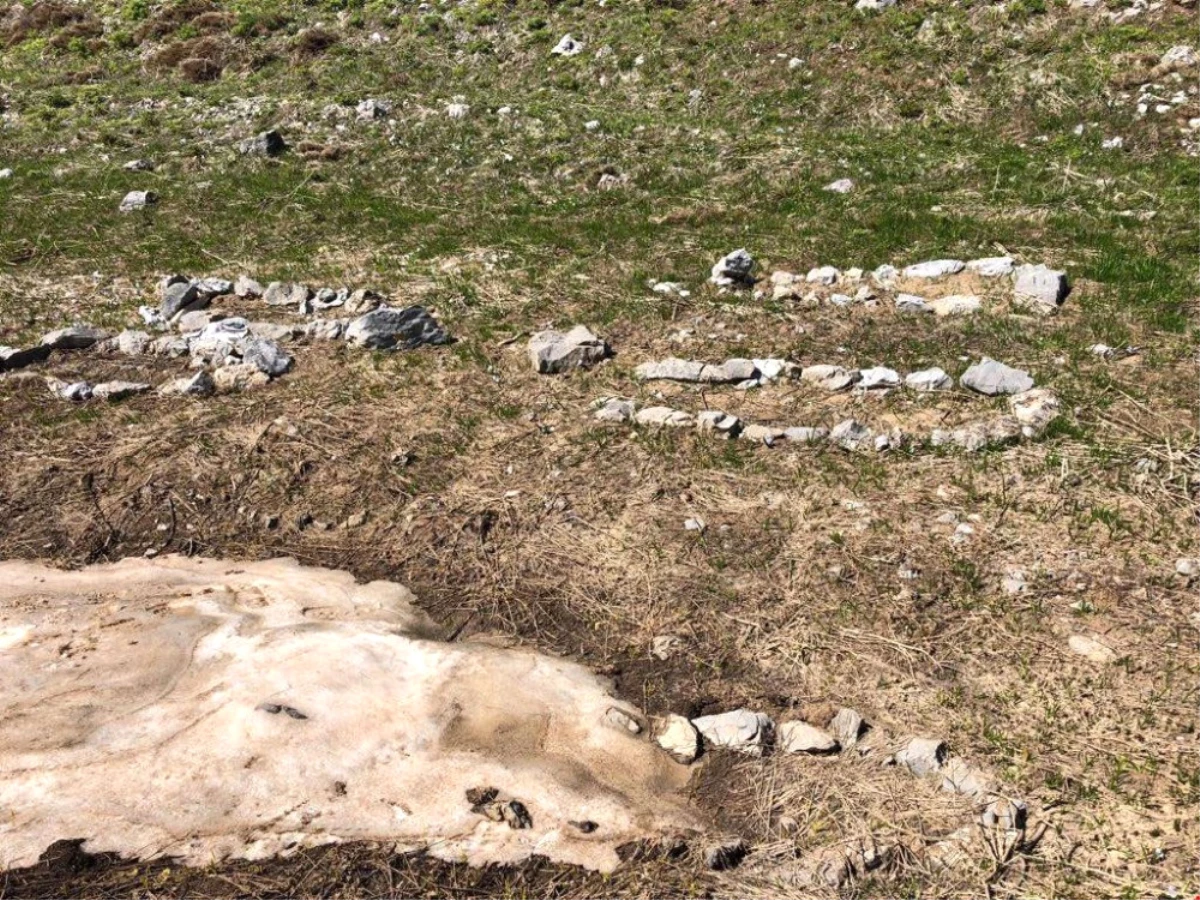 Hakkari\'de 12 Temsili Terörist Mezarı Bulundu