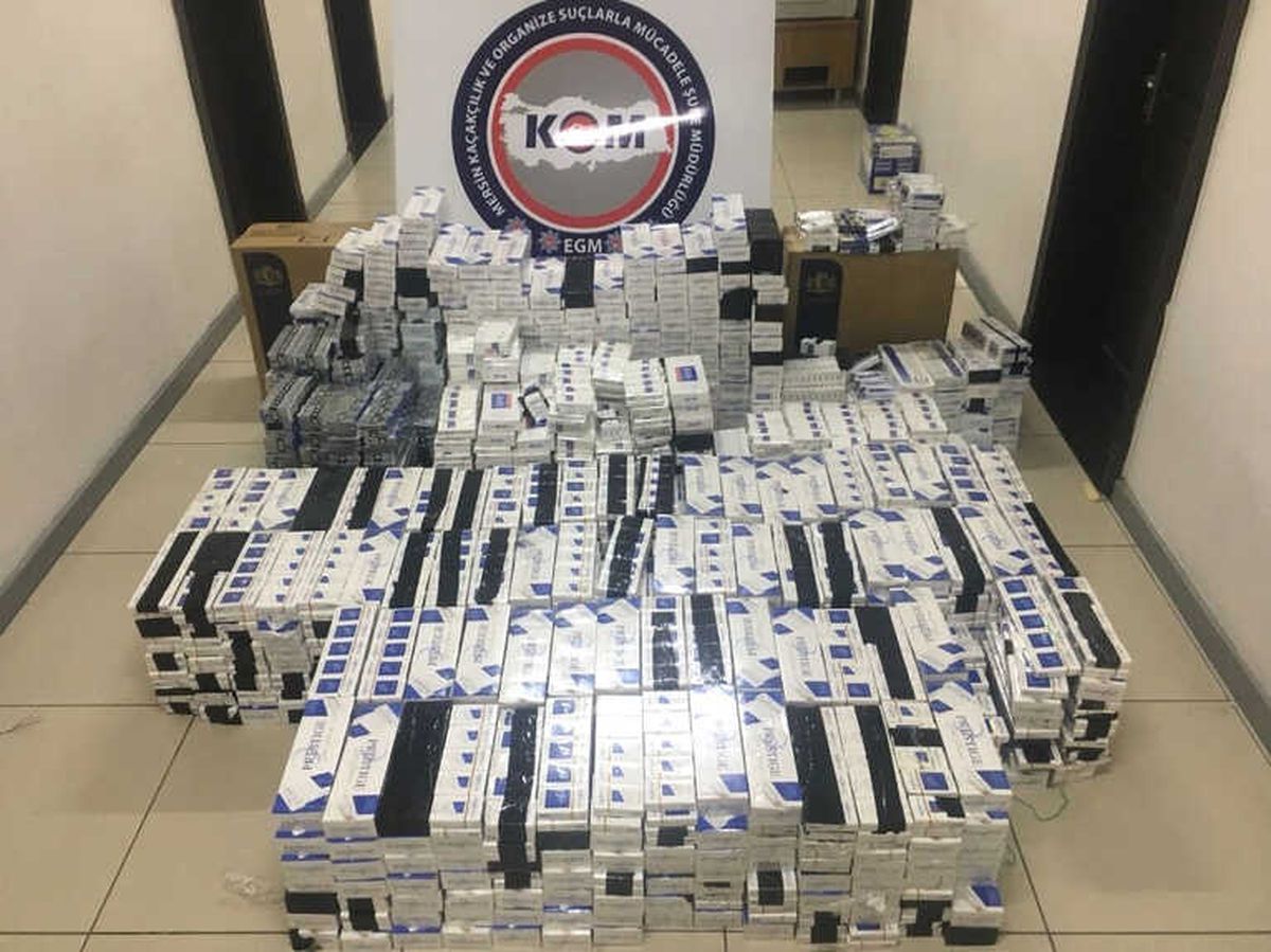 Mersin\'de 12 Bin 620 Paket Kaçak Sigara Ele Geçirildi