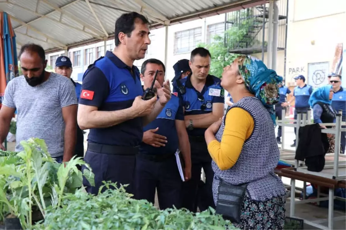 Pazarcı Esnafı ile Zabıta Arasında Tezgah Açma Gerginliği