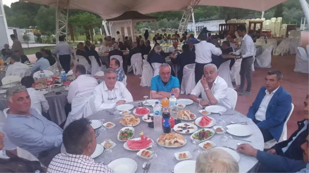 Protokol ve Devrekli Muhtarlar İftar Yemeğinde Bir Araya Geldi