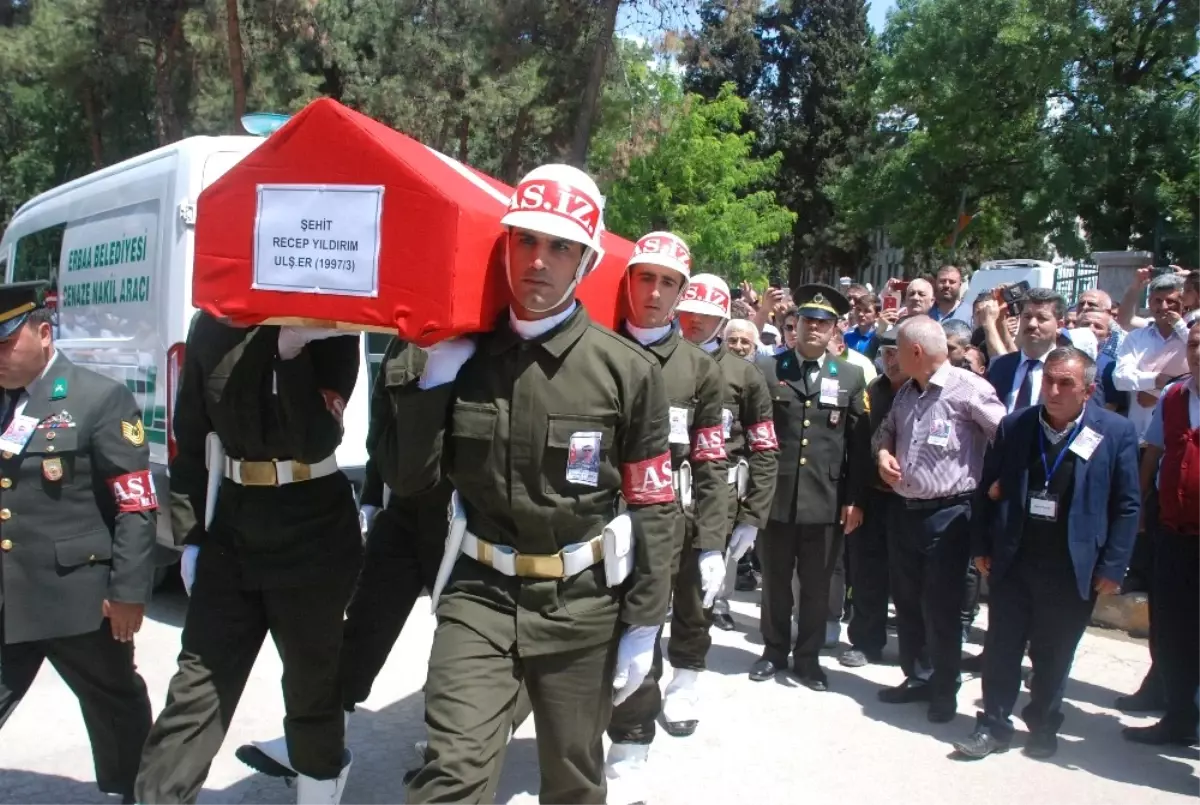 Terhisine 70 Gün Kala Şehit Olan Asker Son Yolculuğuna Uğurlanıyor