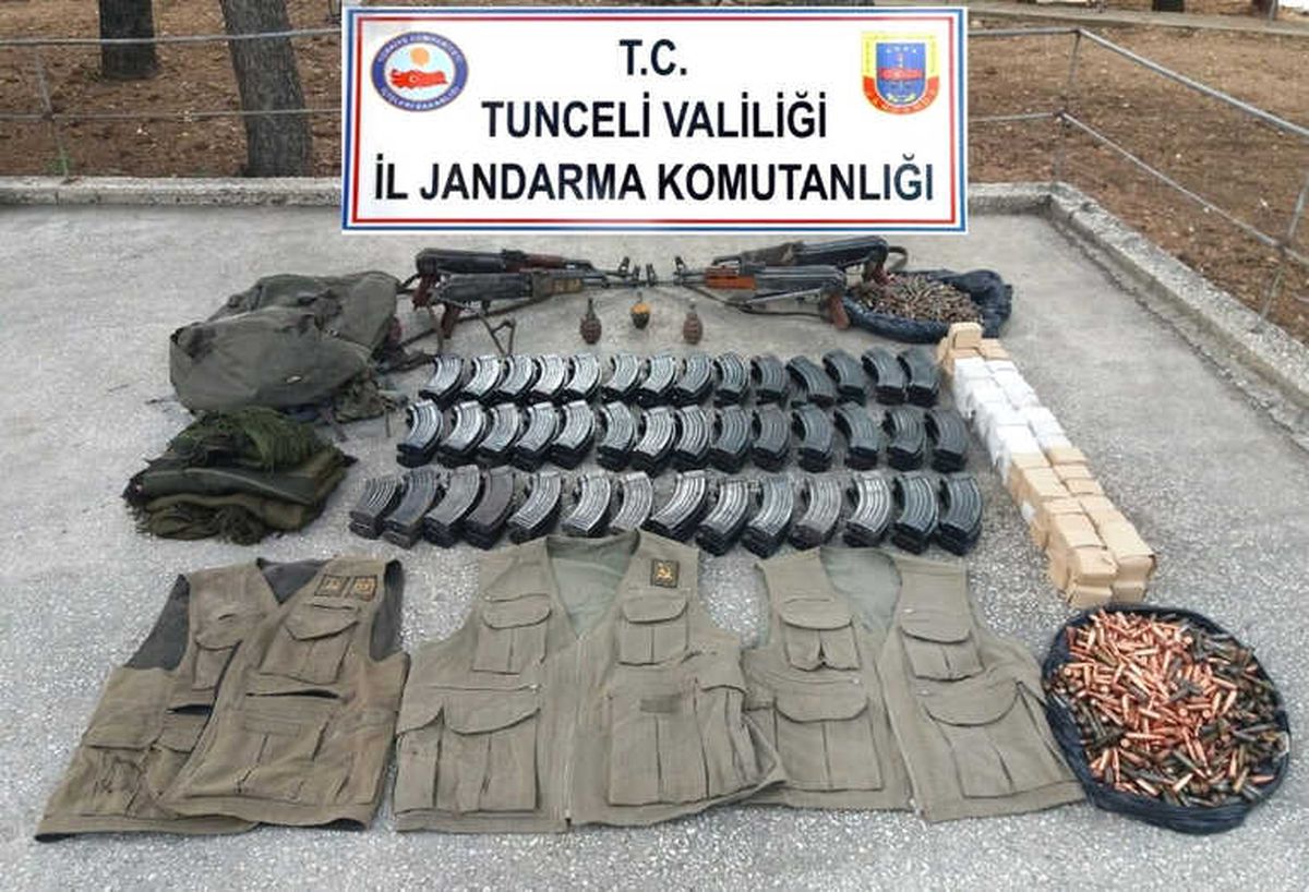 Tunceli\'de Toprağa Gömülü Cephanelik Ele Geçirildi
