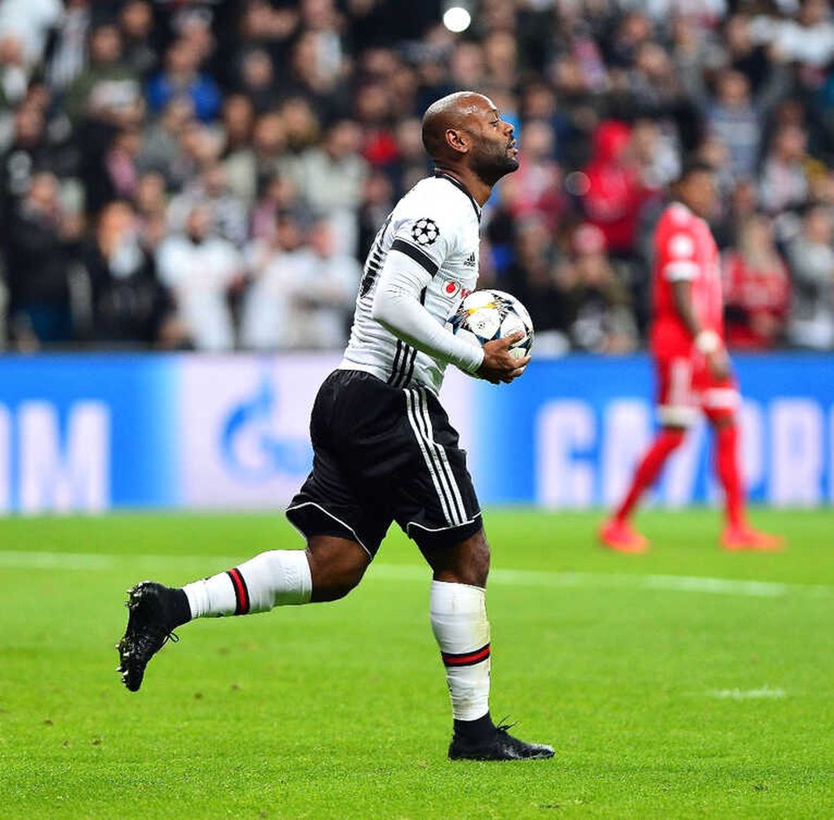 Vagner Love ve Eto\'o\'ya Transfer Yaramadı