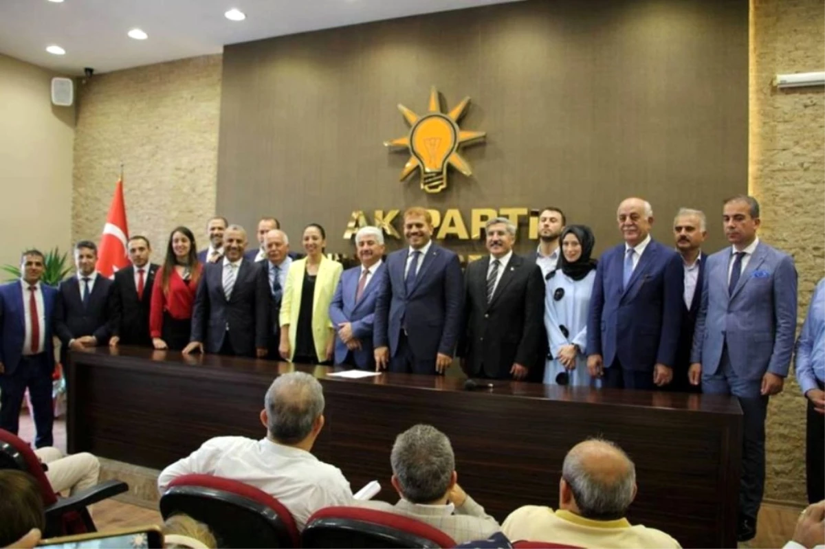 AK Parti Hatay Milletvekili Adayları İskenderun\'da Tanıtıldı