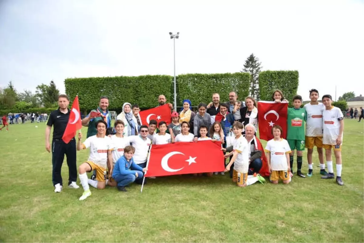 Altınordu Belediyespor Fransa\'da Şampiyon