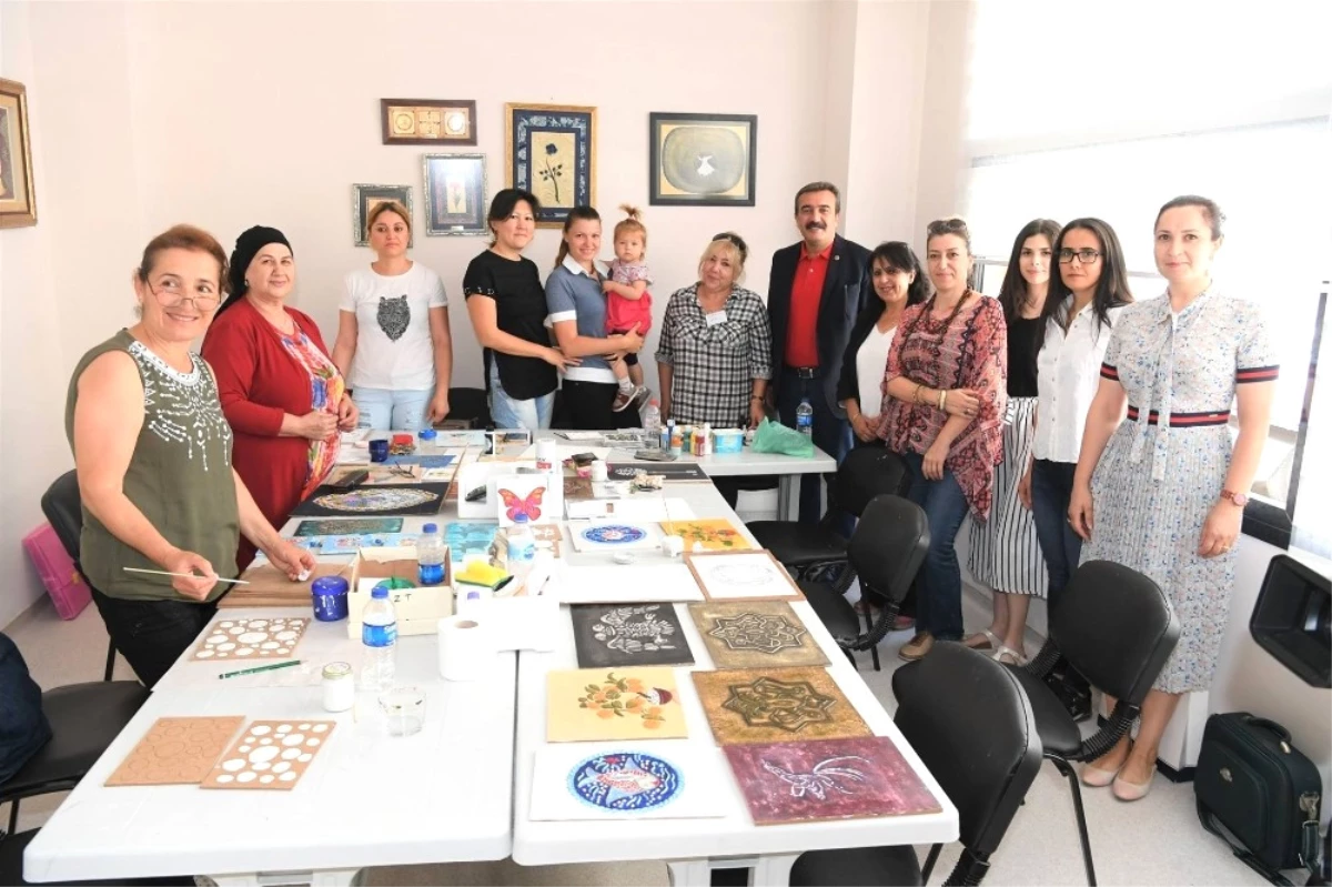 Atatürk Kadın Yaşam Köyü\'nde Kadınlara Kurs