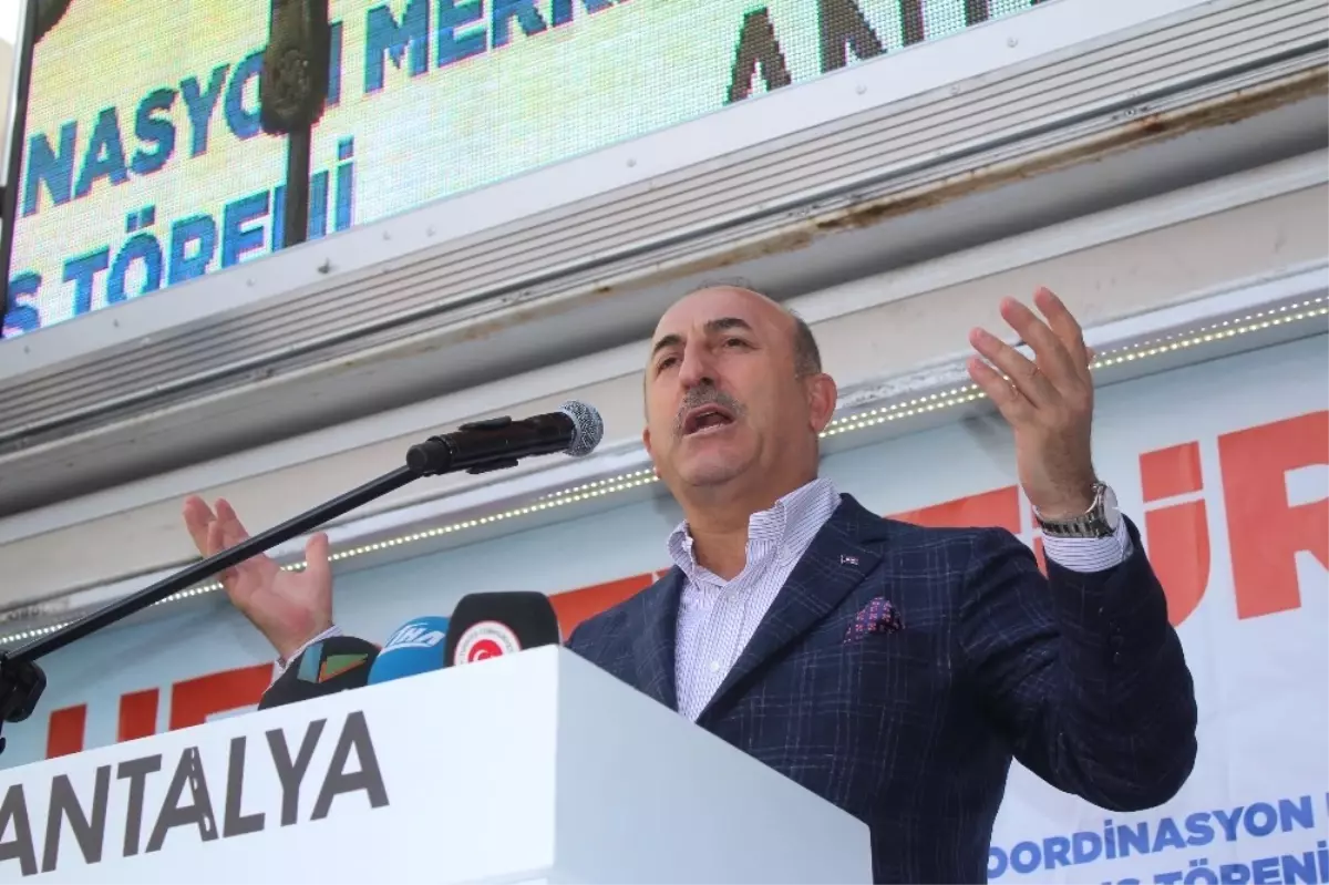 Bakan Çavuşoğlu: "1,8 Milyar Ümmet, Recep Tayyip Erdoğan\'ın Seçilmesi İçin Dua Ediyor"