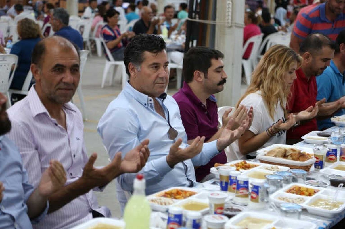Başkan İftarda Vatandaşlarla Buluştu