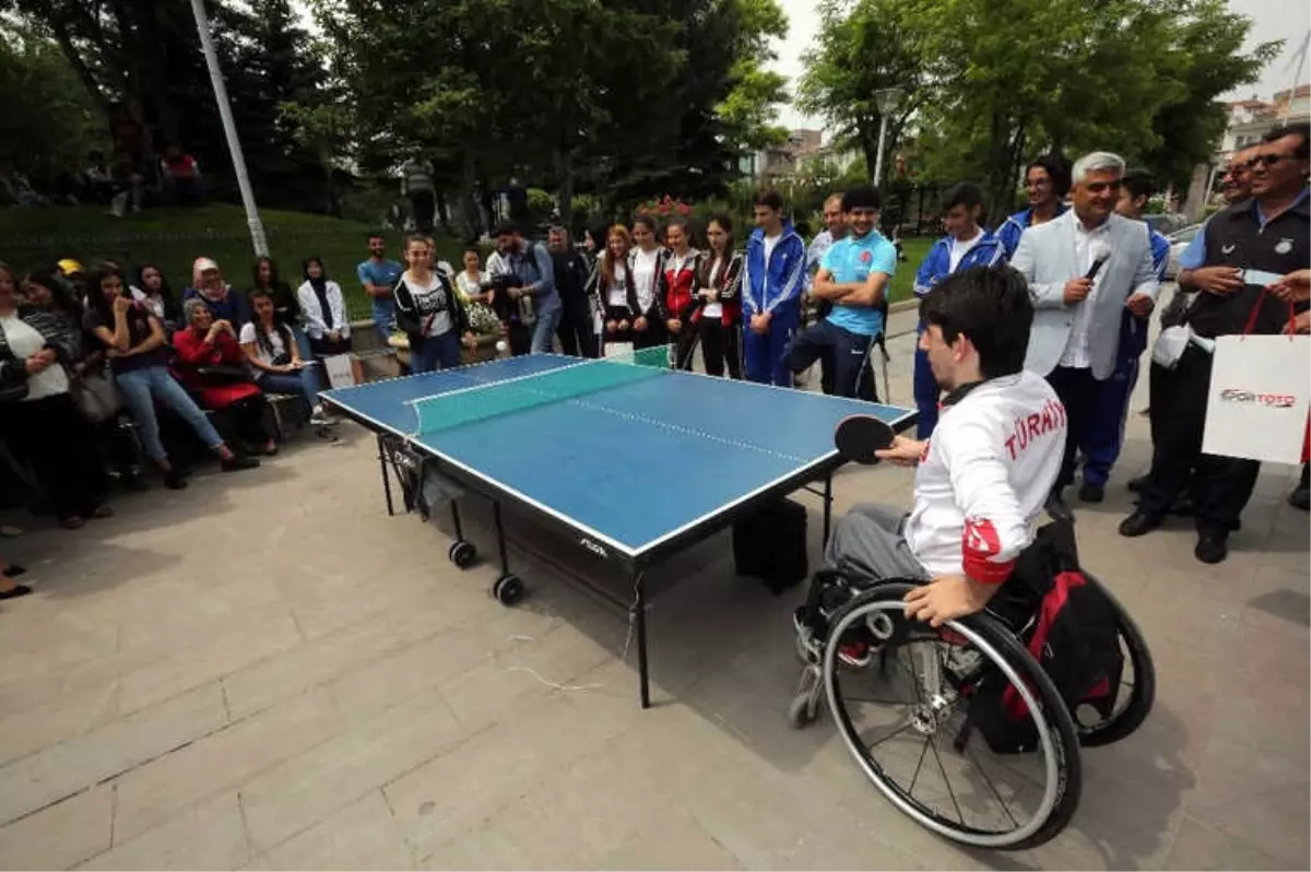 Başkan Yaşar, Öğrenciler ve Paralimpik Milli Sporcuları Bir Araya Getirdi