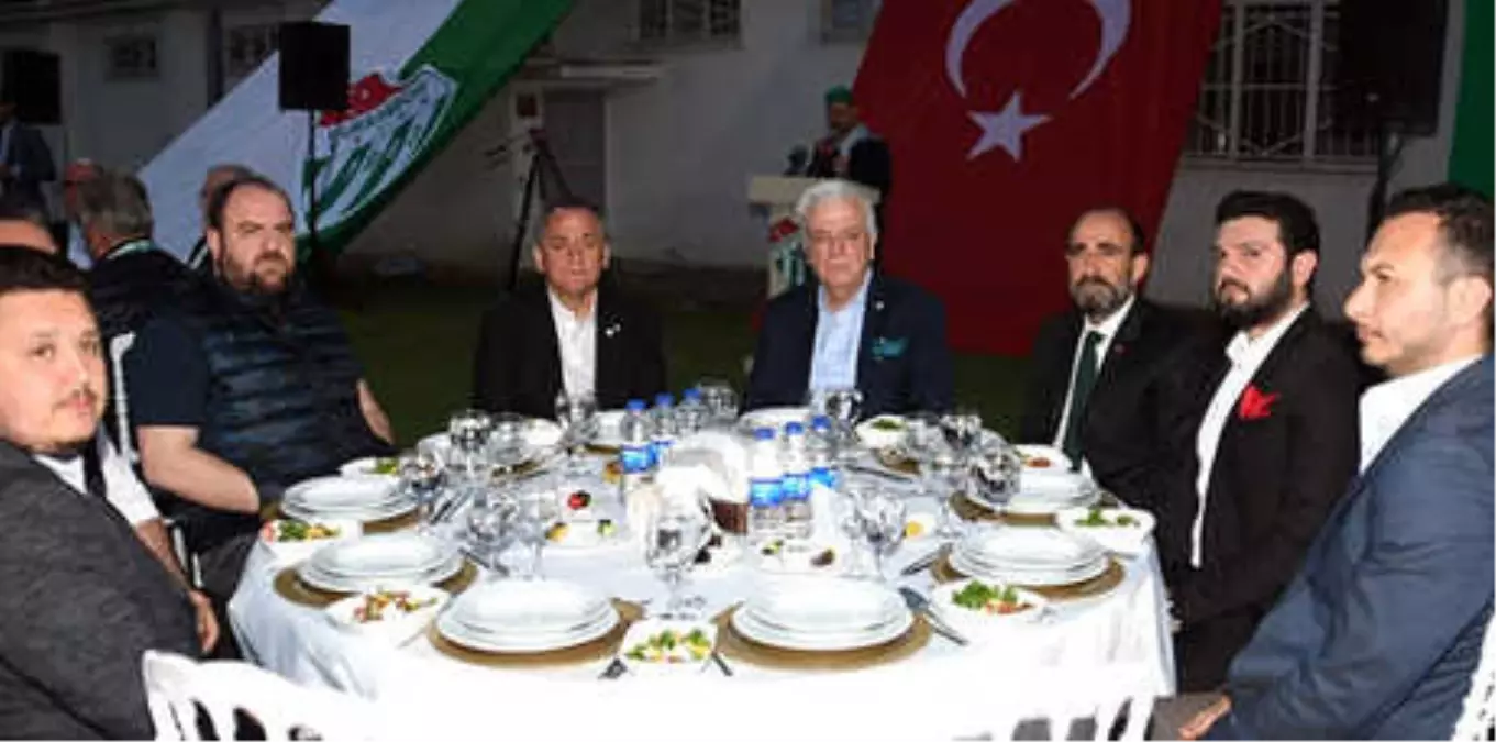 Bursaspor Yönetiminden İftar!