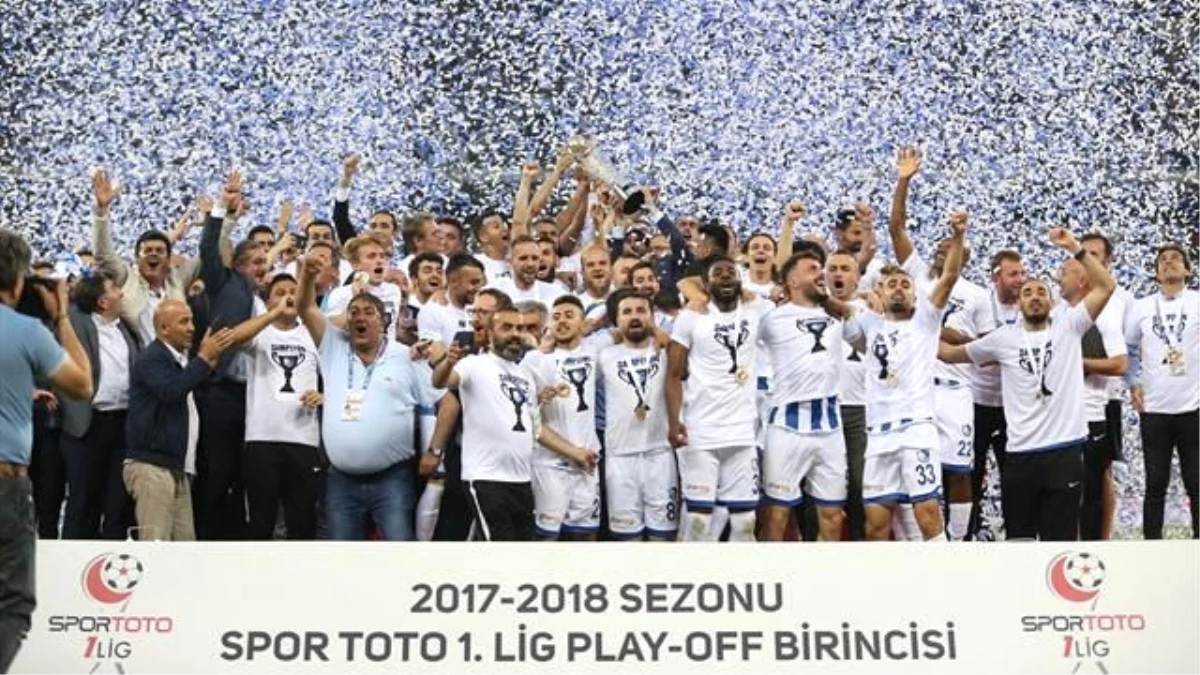 Büyükşehir Belediye Erzurumspor Kupasını Aldı