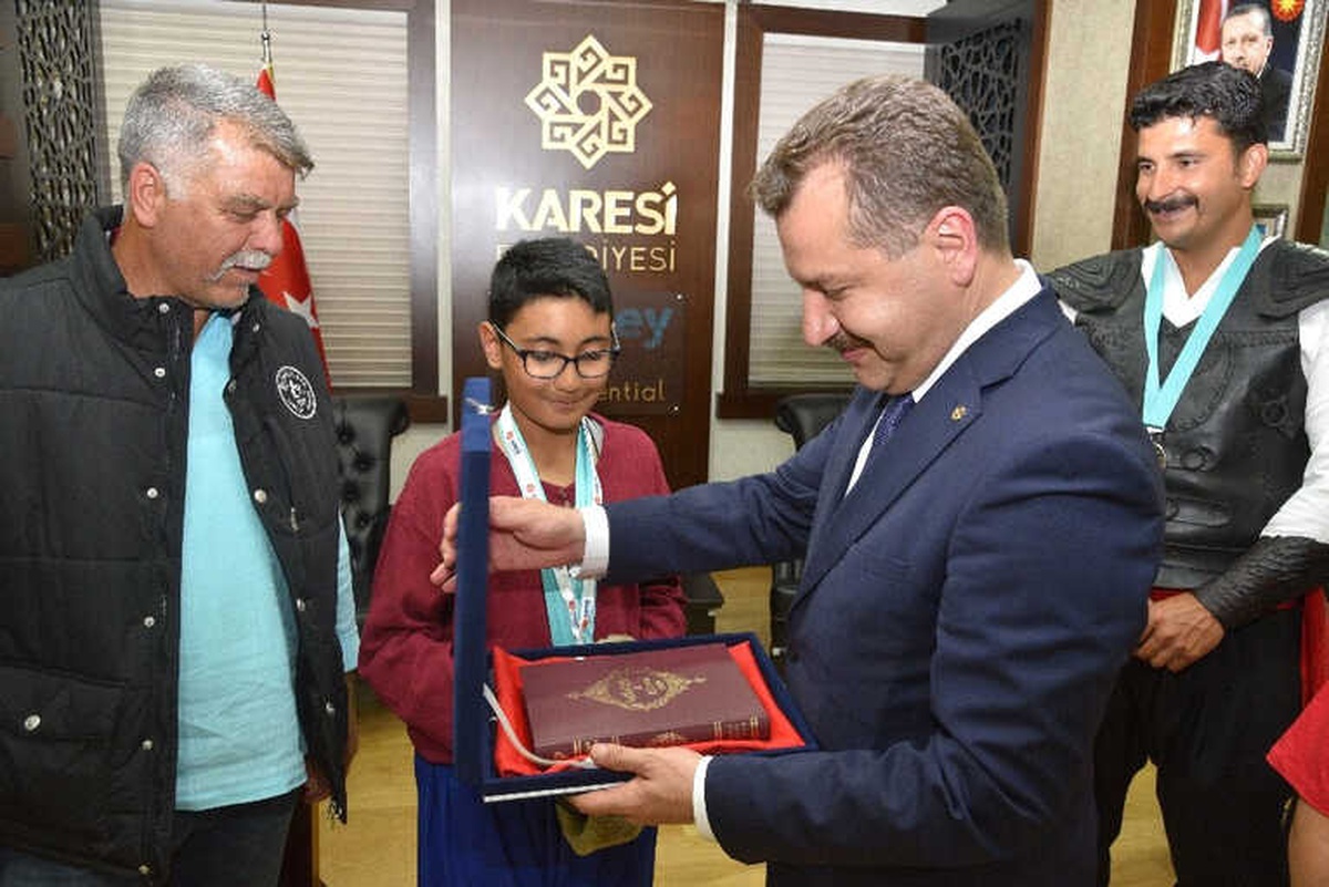 Etnospor\'da Dereceye Giren Sporcuları Başkan Yılmaz Kabul Etti