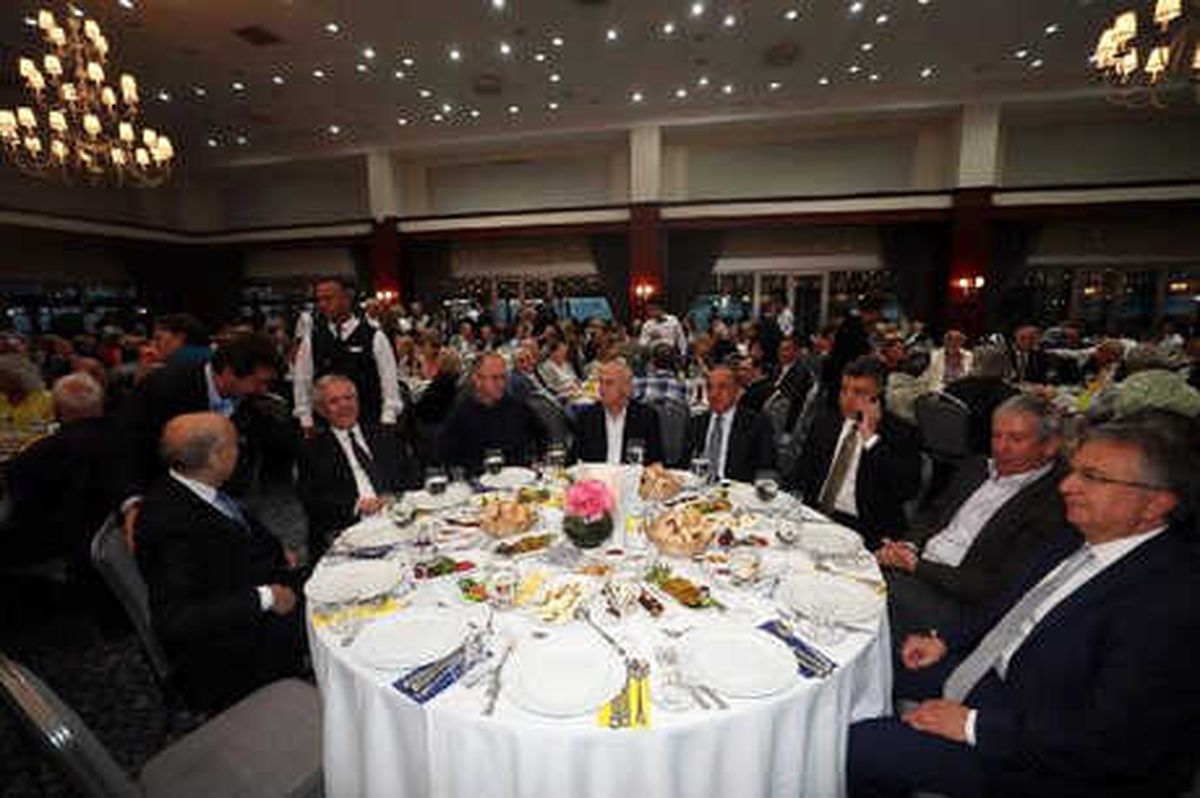 Fenerbahçe Camiası İftar Yemeğinde Bir Araya Geldi