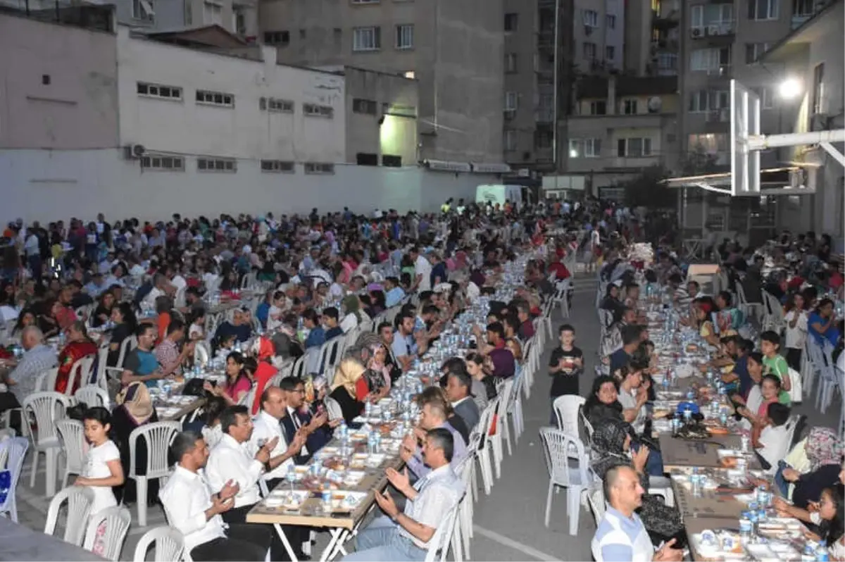 Gazi İftarına Vatandaşlardan Yoğun İlgi