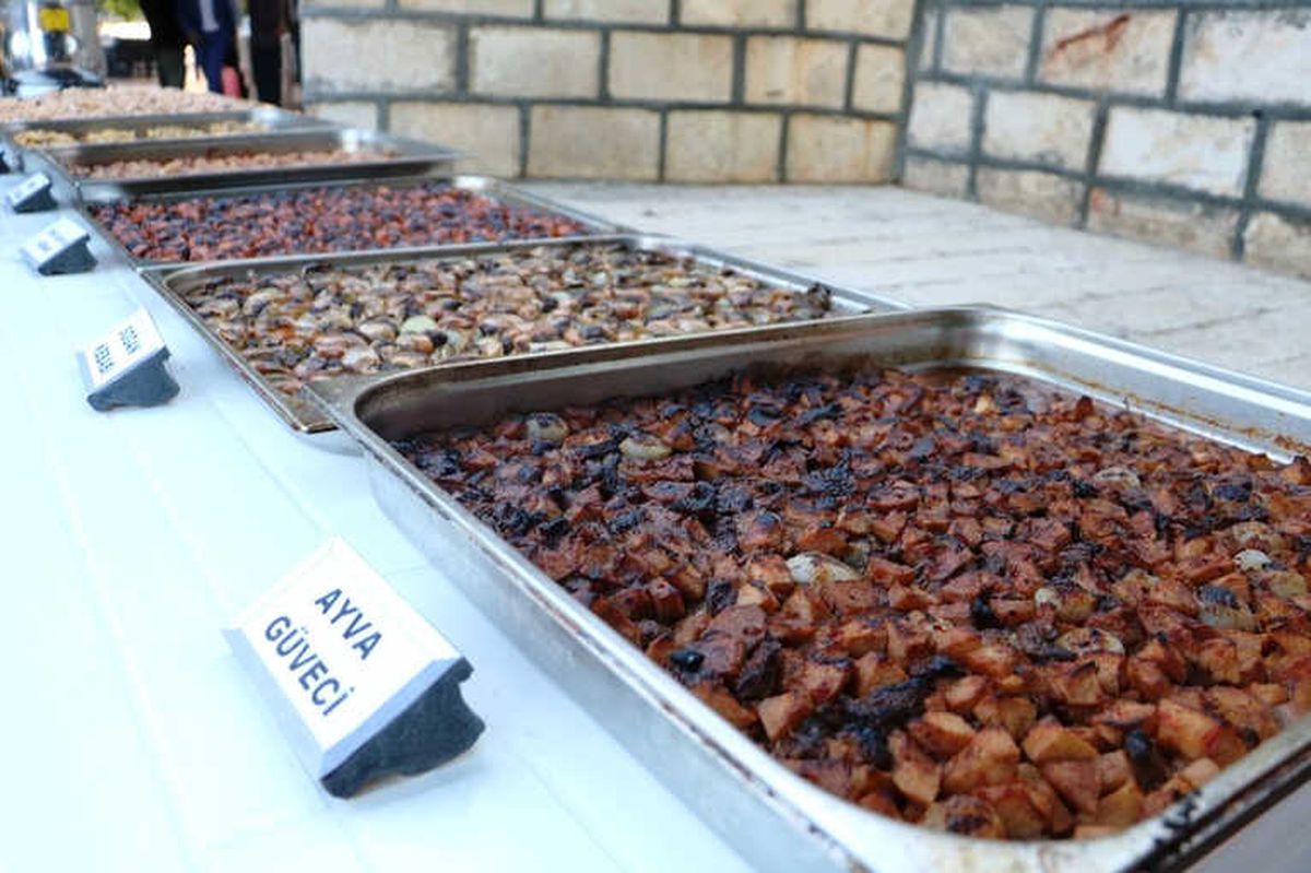 İftar Sofrasını Meyve Yemekleri Süsledi