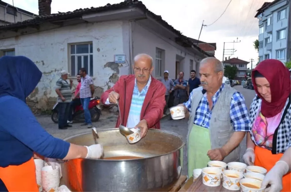 İznik\'te Mahalle İftarları Bir Başka