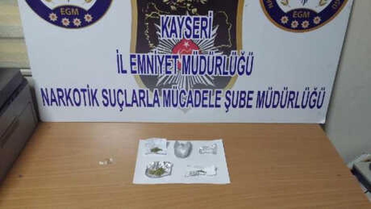 Kayseri\'de Uyuşturucu Ticaretine 2 Gözaltı
