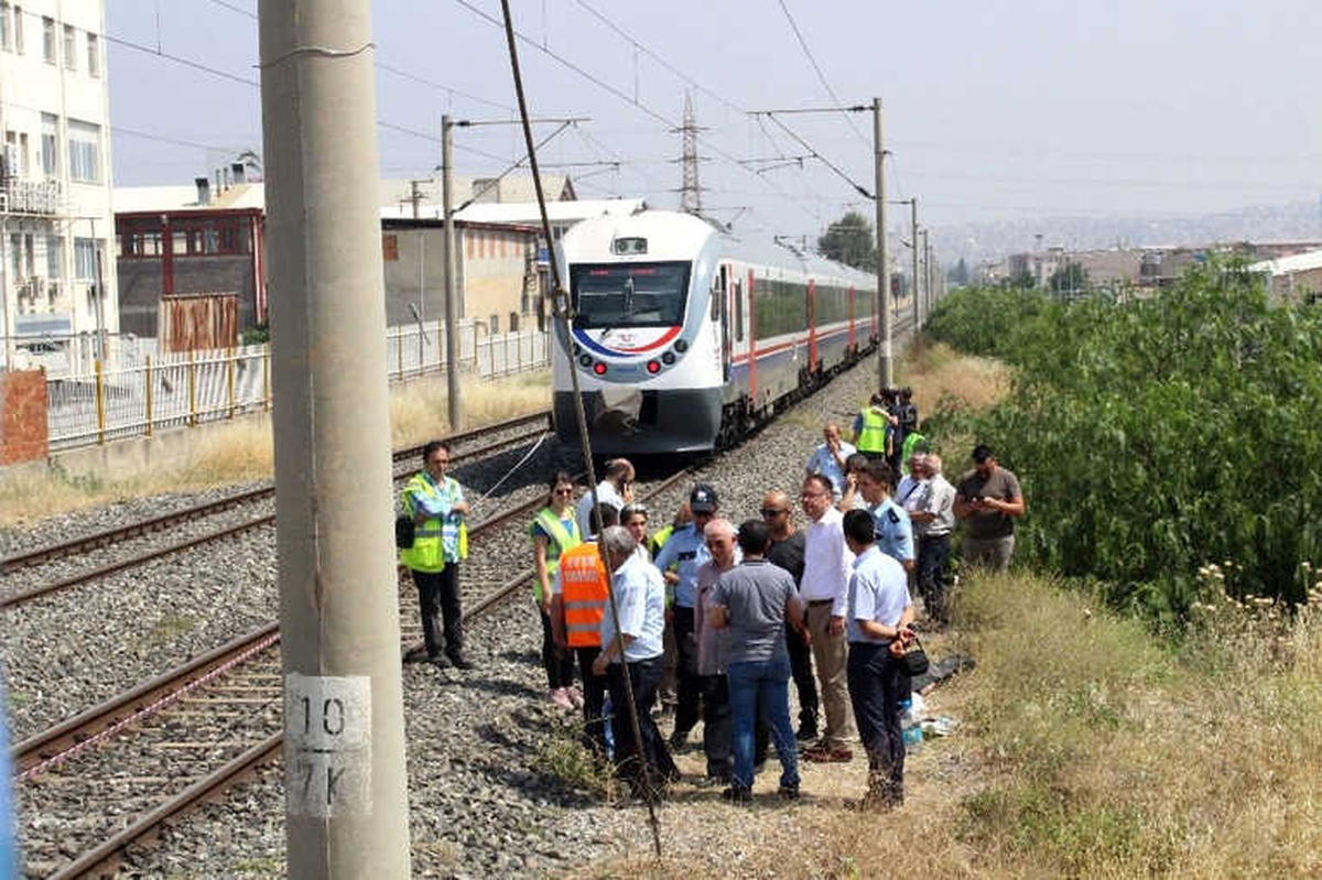 Liseli Genç, Trenin Çarpmasıyla Can Verdi