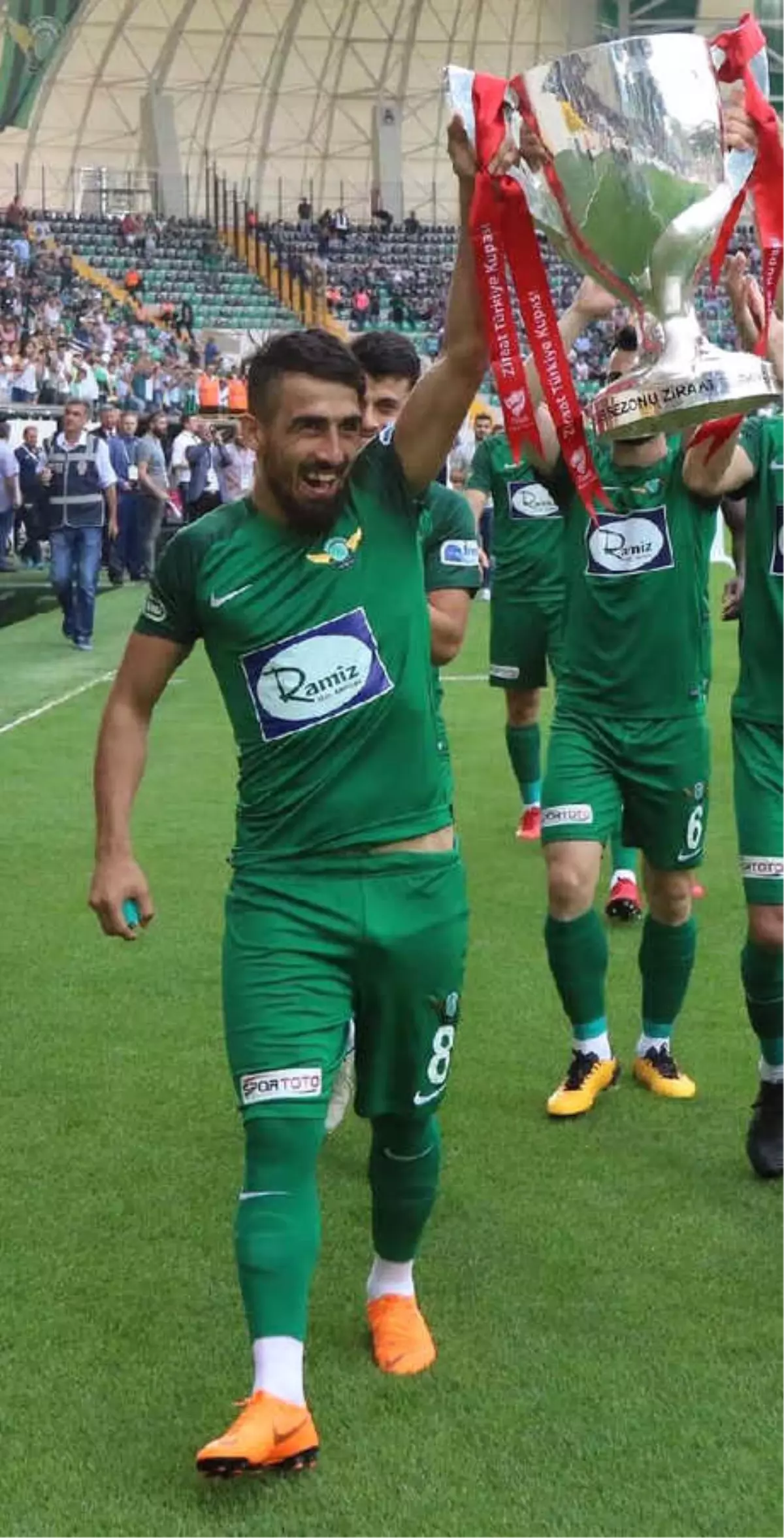 Muğdat\'ın Önceliği Akhisarspor