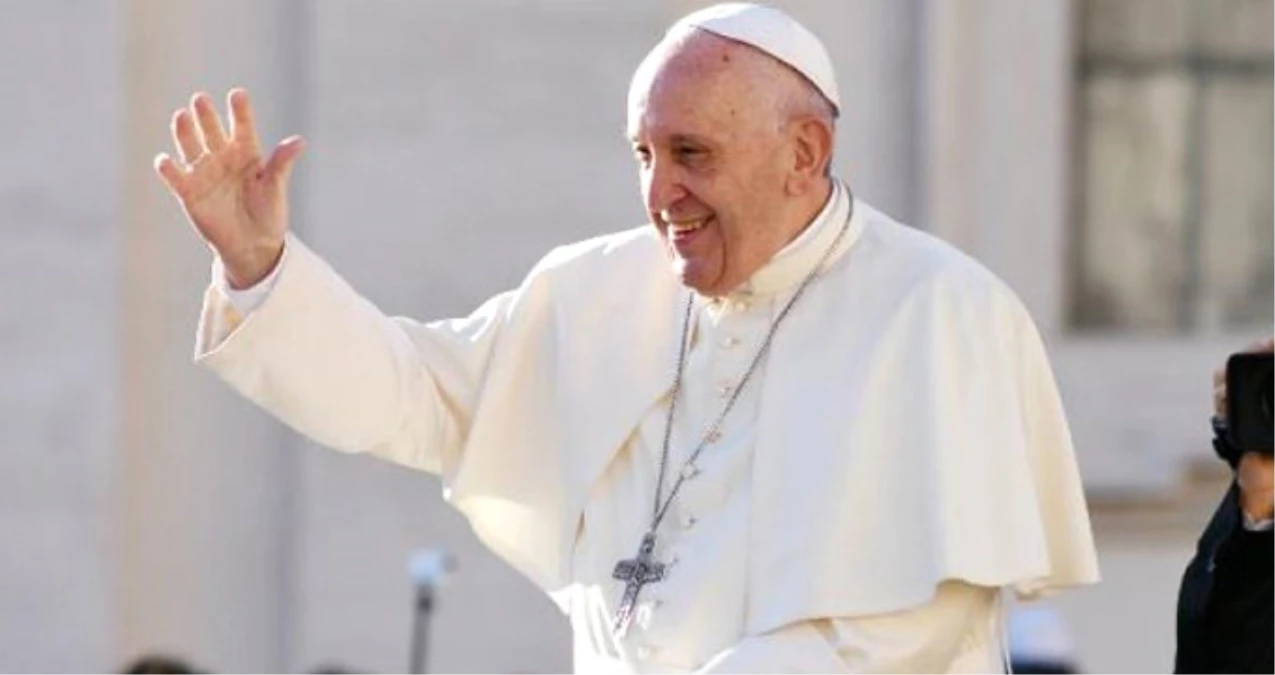 Papa\'dan Dikkat Çeken Eşcinsellik Açıklaması: Tanrı Seni Böyle Yaratmış ve Böyle Seviyor