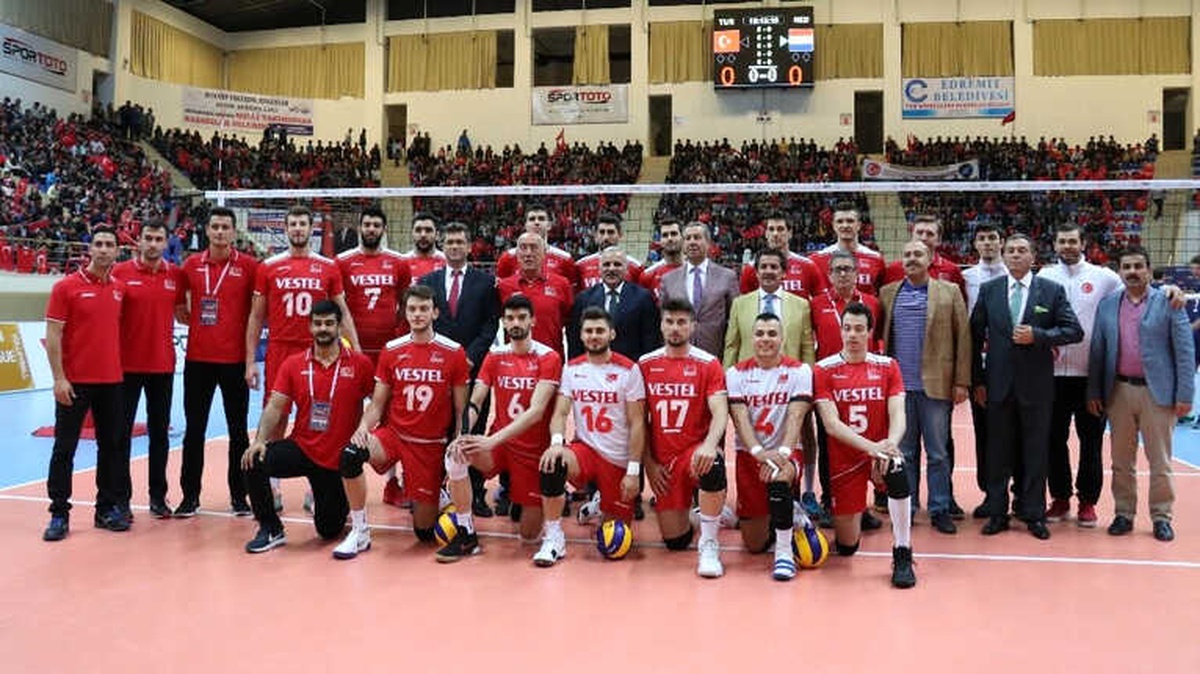 A Milli Erkek Voleybol Takımı, Hollanda\'yı 3-2 Yendi