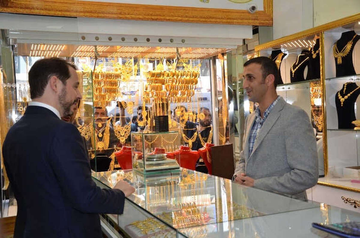 Bakan Albayrak Hakkari\'de Esnaf Ziyareti Gerçekleştirdi