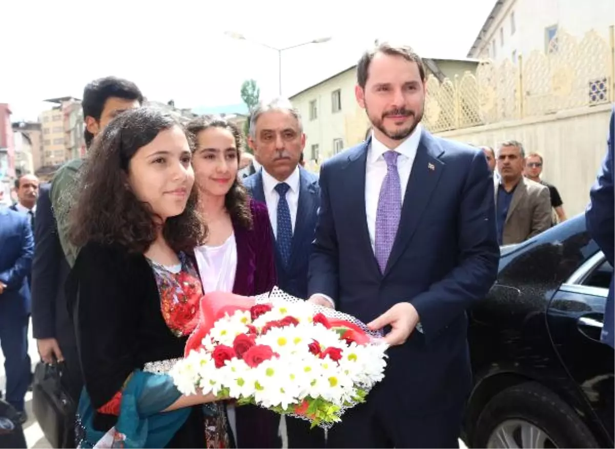 Bakan Albayrak, Irak Sınırındaki Petrol Sondaj Çalışmasını İnceledi (2)