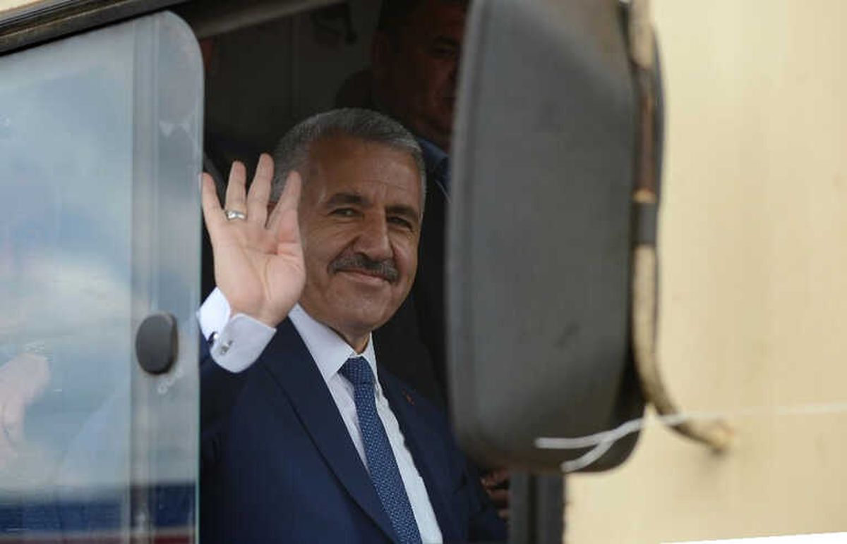 Bakan Arslan\'dan Banliyö Hattı Müjdesi