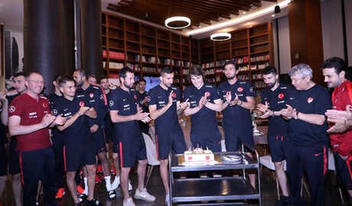 Çağlar Söyüncü\'ye Doğum Günü Sürprizi