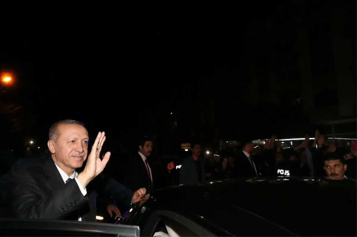 Cumhurbaşkanı Erdoğan Abdulhakim Arvasi Hazretleri\'ni Ziyaret Etti