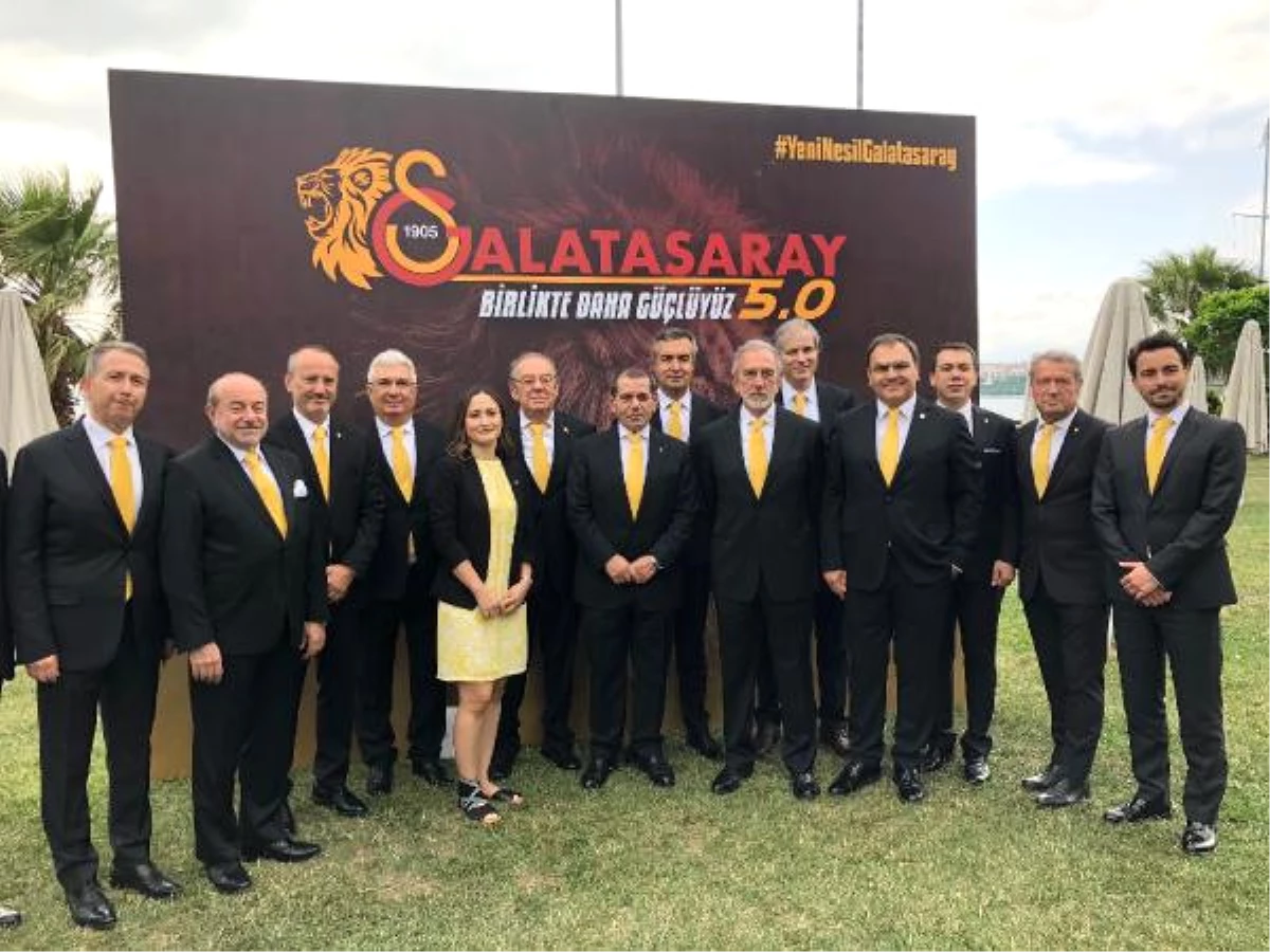 Galatasaray Başkan Adayı Özbek Listesini Tanıttı