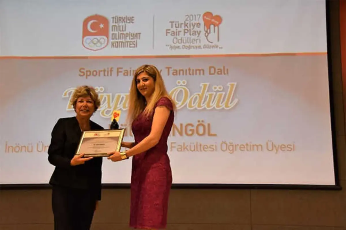 Hülya Berktaş Bingöl\'e Olimpiyat Ödülü